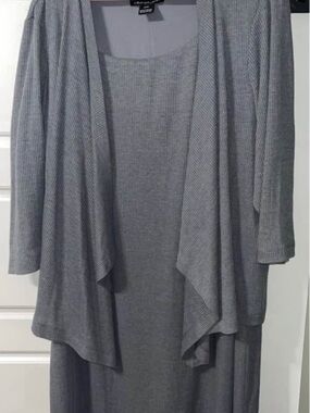 Women’s dress size 22